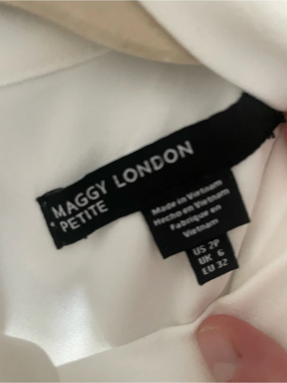 Maggy London White Sleeveless Bow Neck Fit-and-Flare Dress WEDDING/WORK SZ 2P